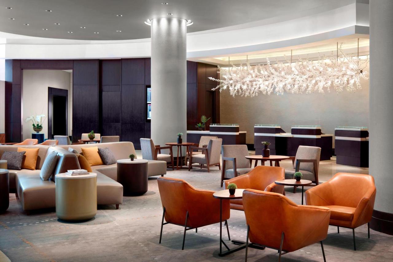 Отель Atlanta Airport Marriott Gateway Экстерьер фото