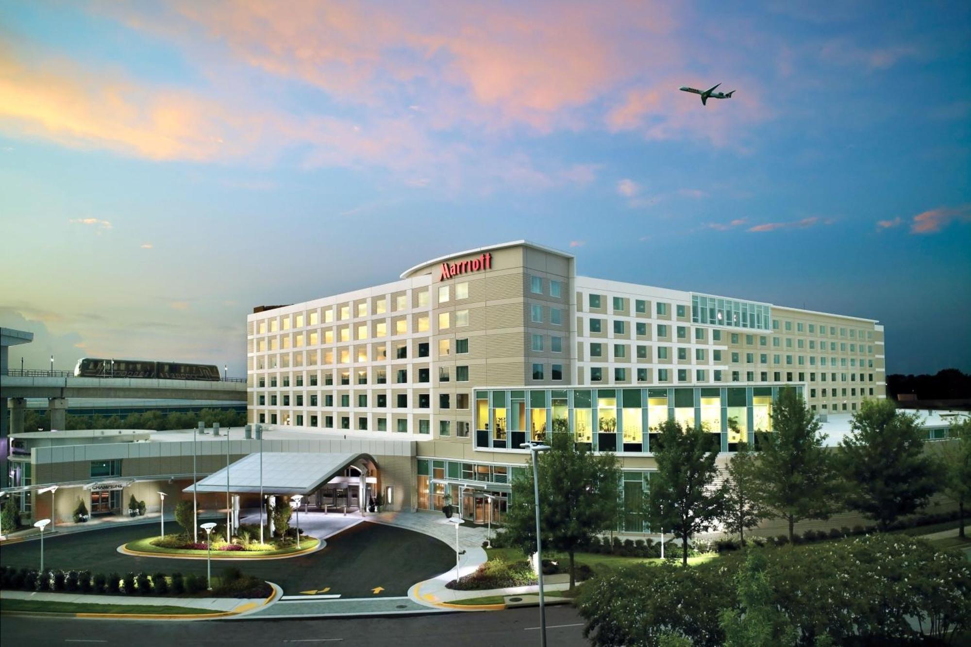Отель Atlanta Airport Marriott Gateway Экстерьер фото